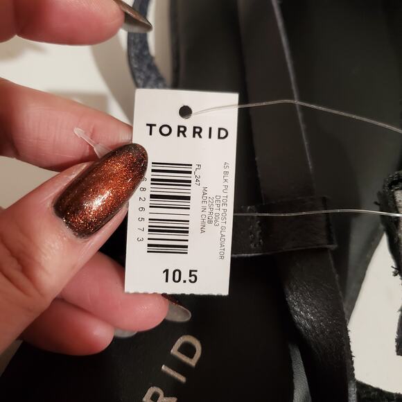 NWT Torrid Gladiator Open Toe Post Flat Stappy Sandals Size 10.5WW Black Classic - Picture 7 of 7
